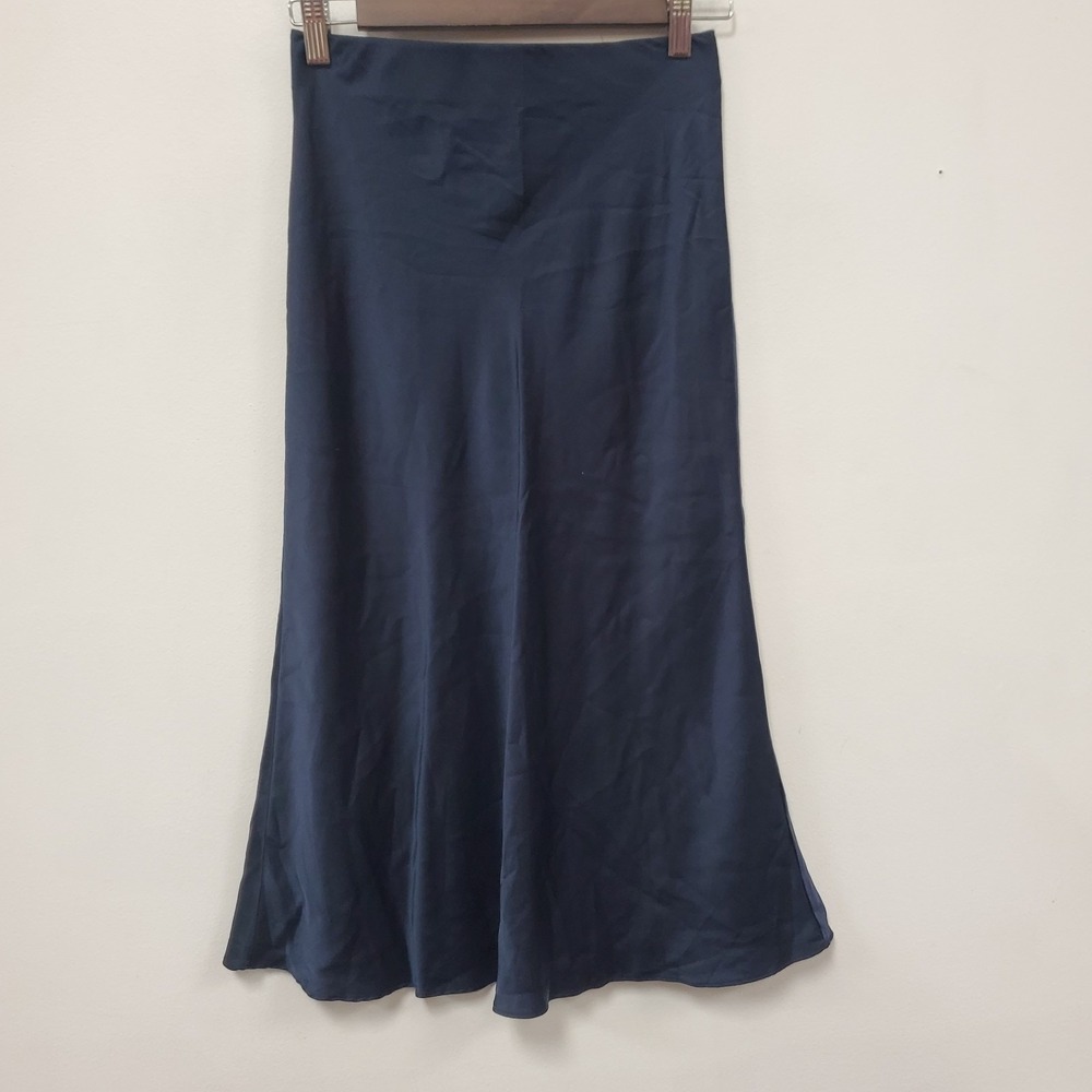 Quince Womens Washable Silk Midi Skirt Size XS Navy Blue Luxe Flowy Chic Preppy